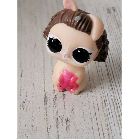 MGA mini bunny AS IS rabbit toy figure - Picture 1 of 4